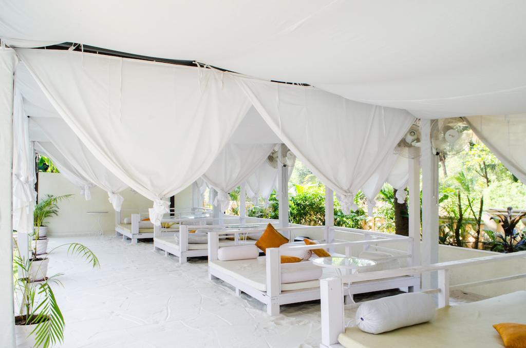 The Clematis Hotel Candolim Ngoại thất bức ảnh