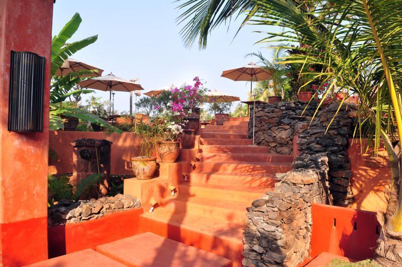 The Clematis Hotel Candolim Ngoại thất bức ảnh