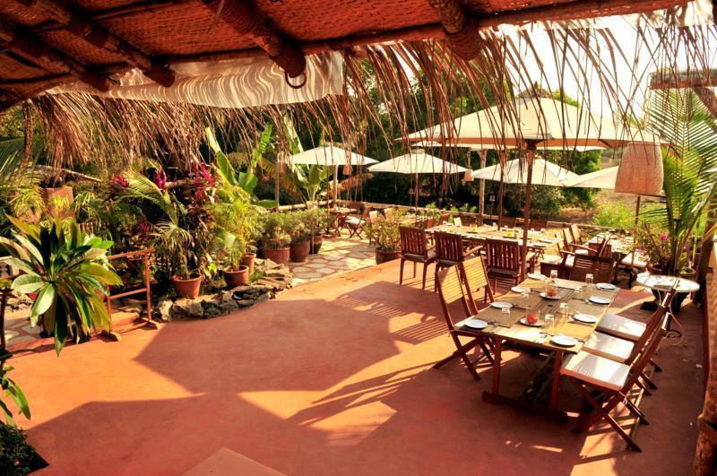 The Clematis Hotel Candolim Ngoại thất bức ảnh
