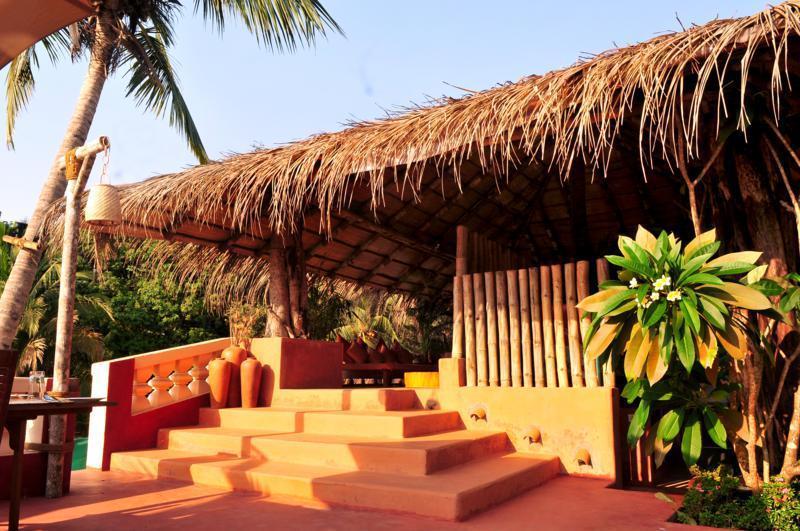 The Clematis Hotel Candolim Ngoại thất bức ảnh