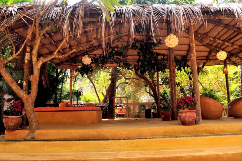The Clematis Hotel Candolim Ngoại thất bức ảnh